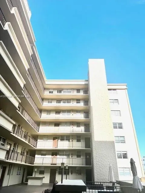 1811 Jefferson Street 210, Hollywood, FL 33020