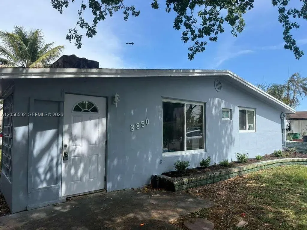Address Withheld, Davie, FL 33314