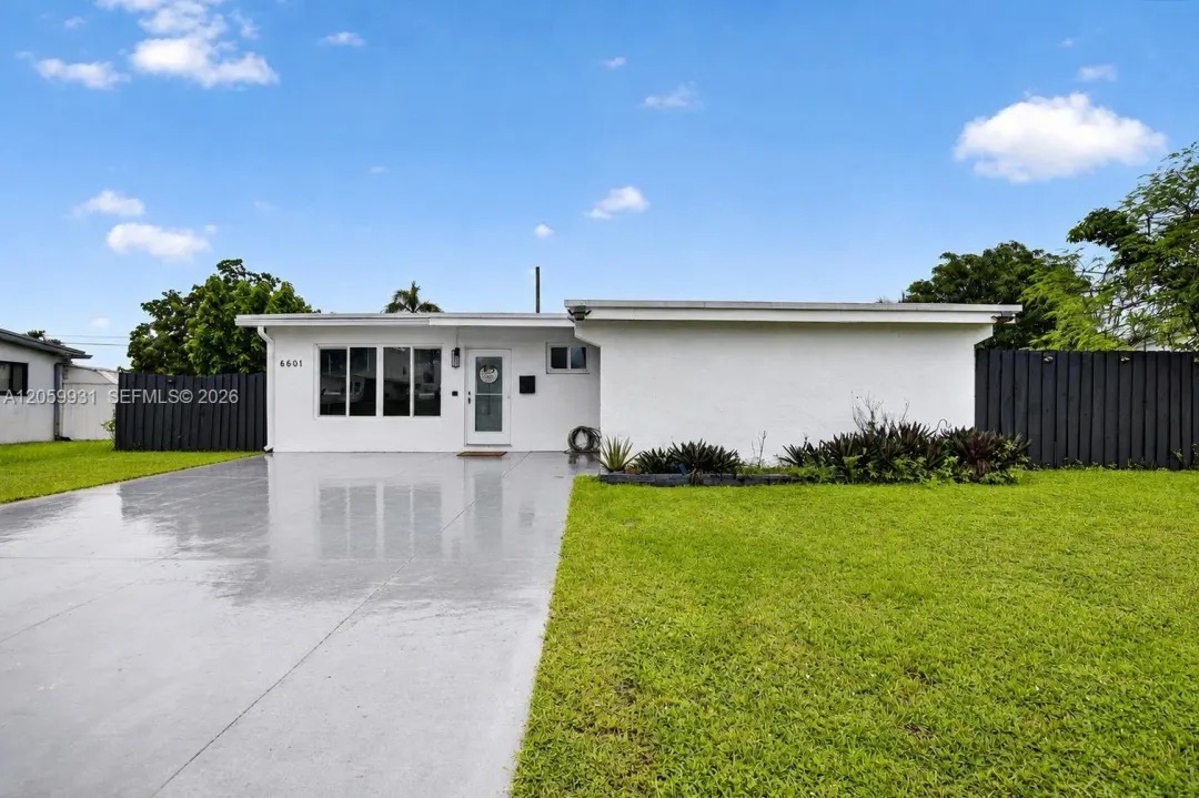 6601 SW 6th Street, Pembroke Pines, FL 33023