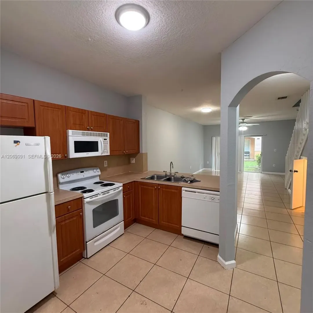 8811 S Isles Creek 8811, Tamarac, FL 33321