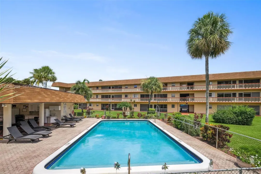Address Withheld, Hollywood, FL 33021