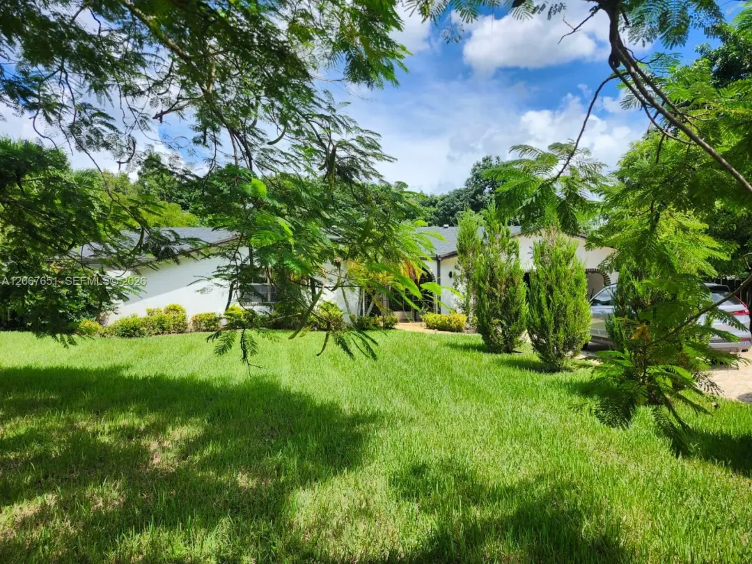 18611 SW 61st Court, Southwest Ranches, FL 33332