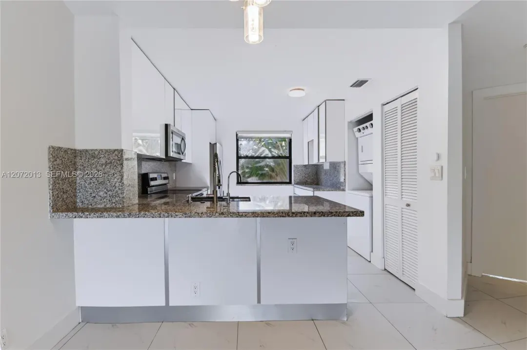 Address Withheld, Unit 301, Plantation, FL, 33322