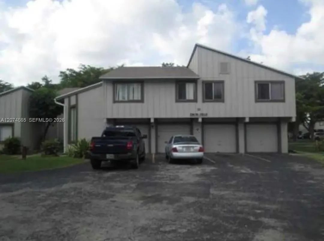 5810 NW 22nd Street 21-b, Lauderhill, FL 33313