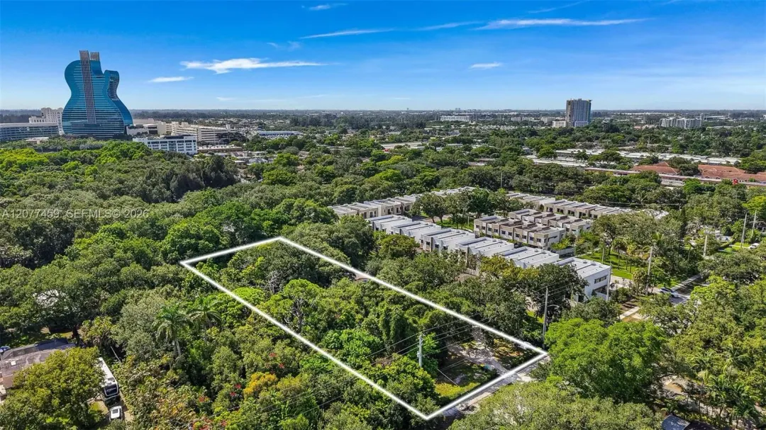 Address Withheld, Dania Beach, FL 33314