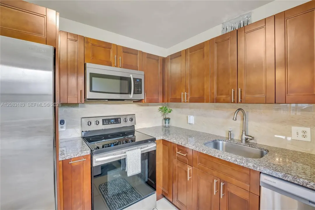 150 SW 134th Way 304r, Pembroke Pines, FL 33027