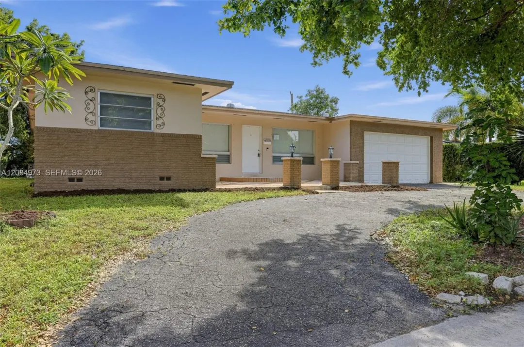 4200 Hayes Street, Hollywood, FL 33021