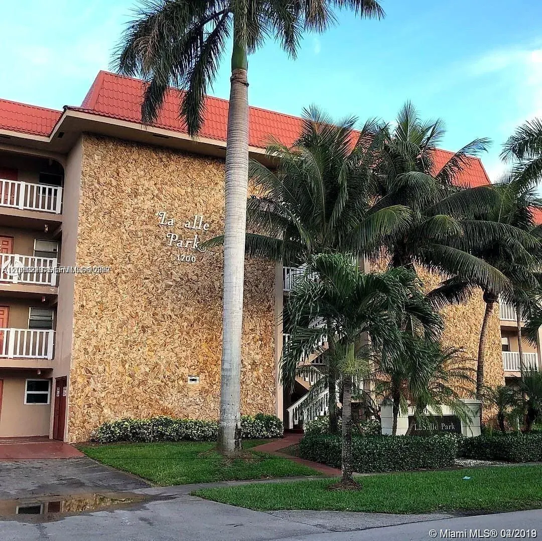 Address Withheld, Sunrise, FL 33313