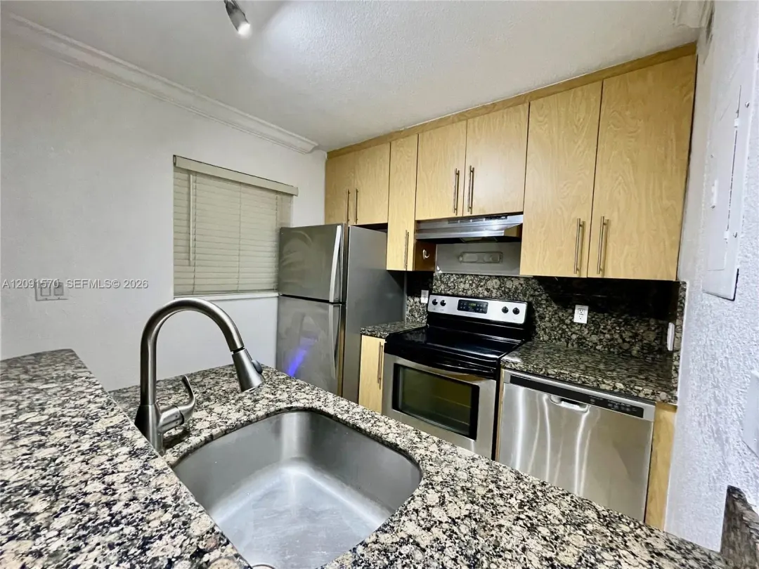 811 NE 14th Place 4, Fort Lauderdale, FL 33304