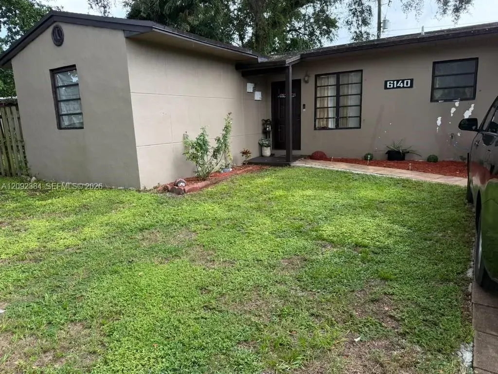 Address Withheld, Hollywood, FL, 33023