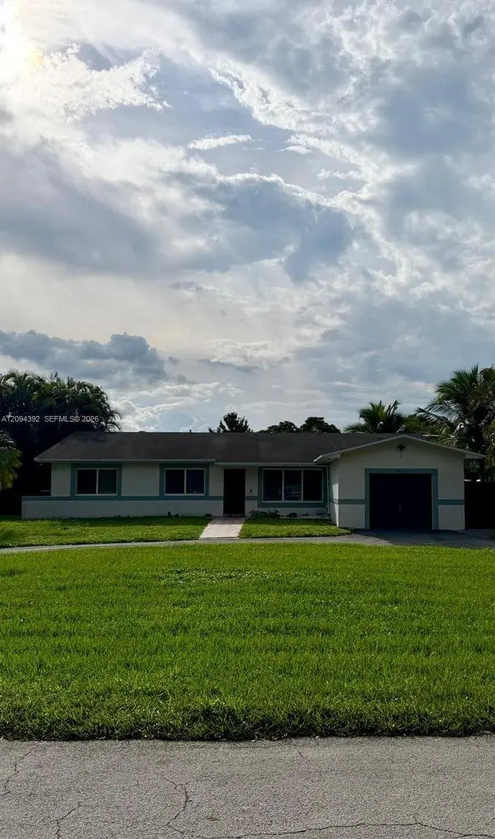 Address Withheld, Southwest Ranches, FL 33331