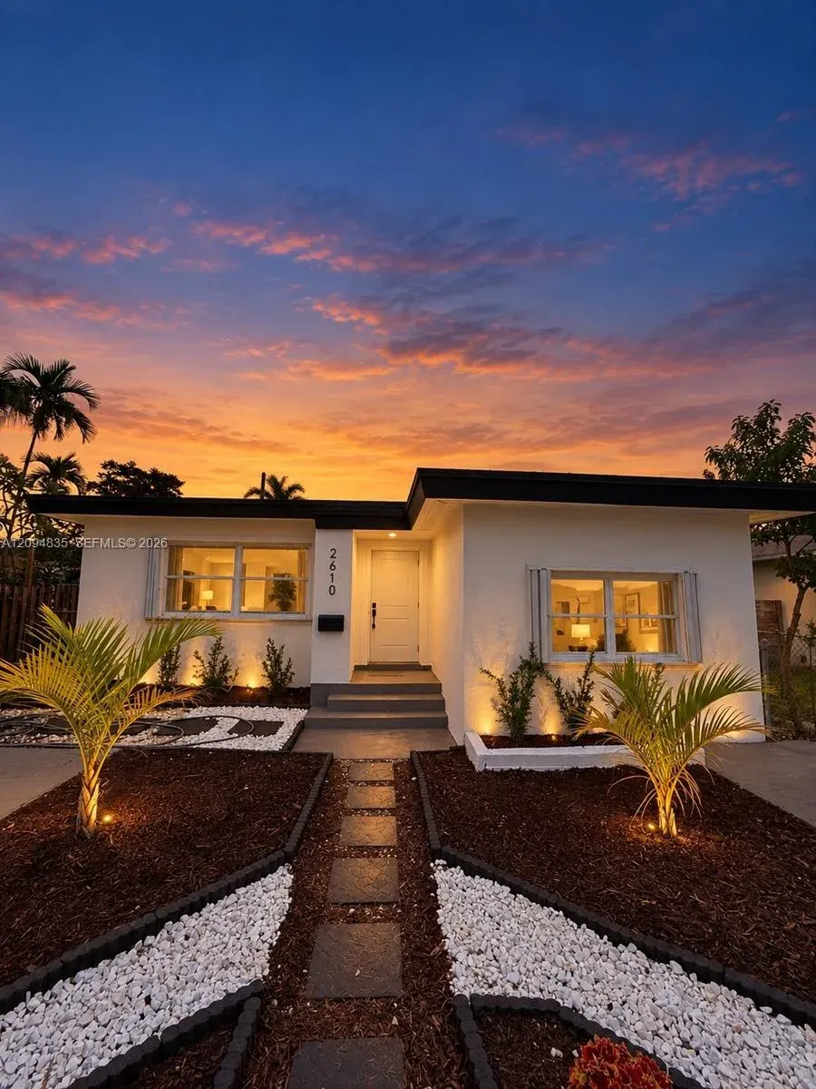 2610 Pierce Street, Hollywood, FL 33020