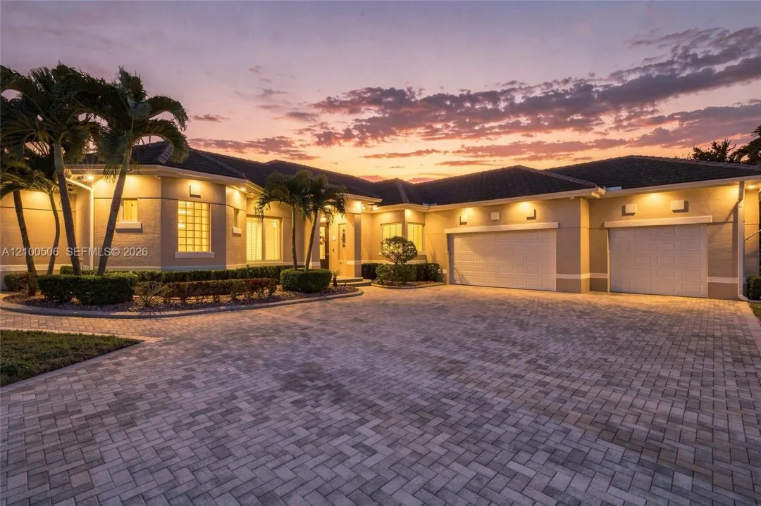 1320 NW 118th Avenue, Plantation, FL 33323