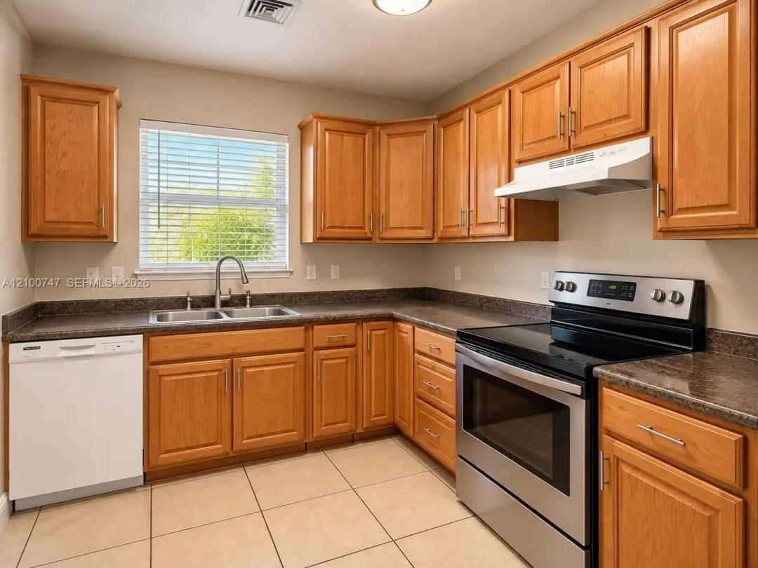 Address Withheld, Hollywood, FL 33020