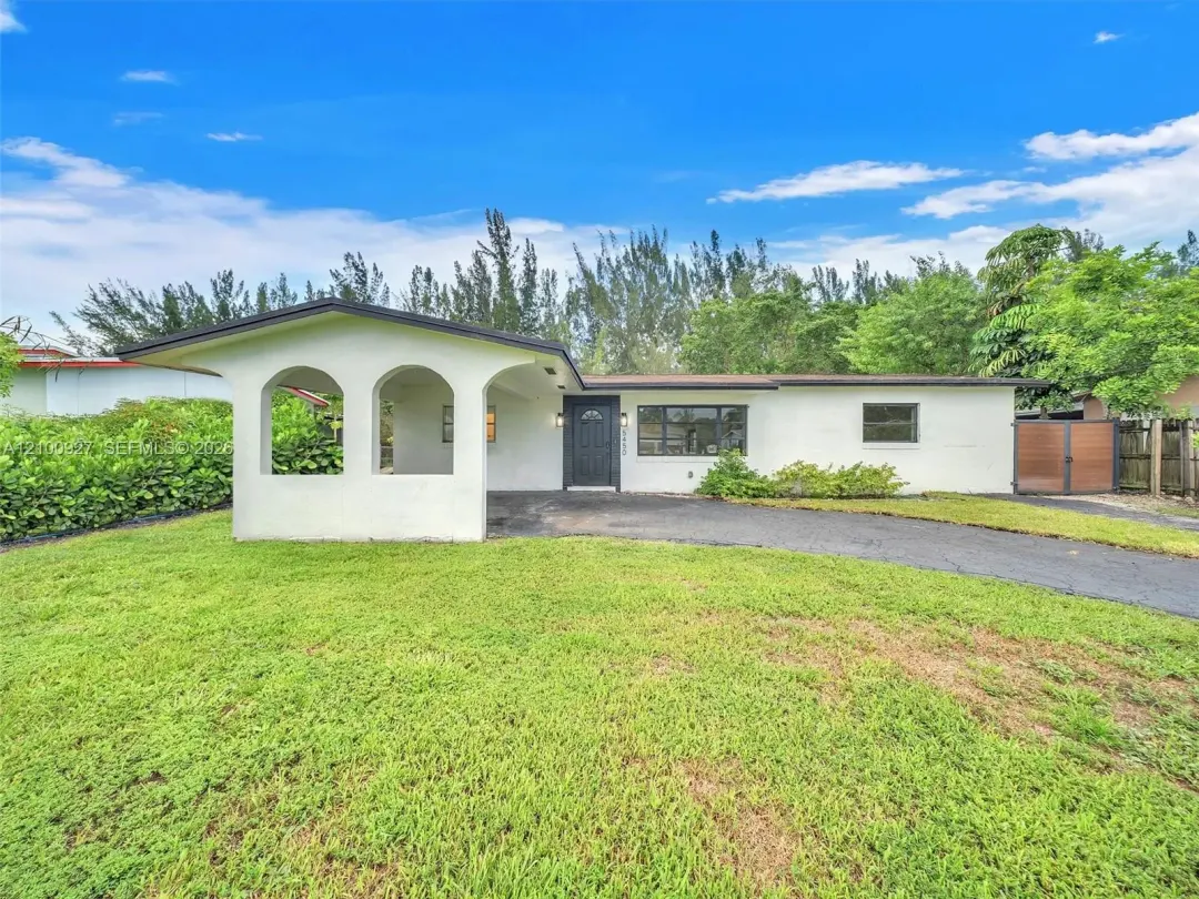 Address Withheld, Davie, FL 33314