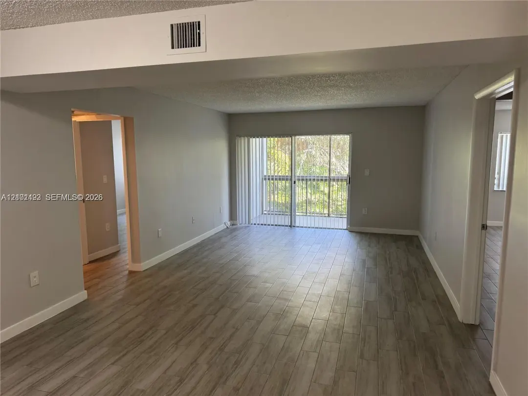 721 N Pine Island Road 201, Plantation, FL 33324