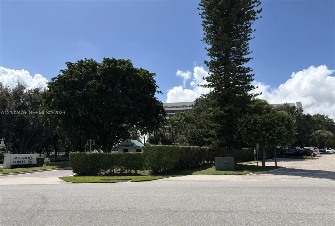 356 Golfview Road 305, North Palm Beach, FL 33408