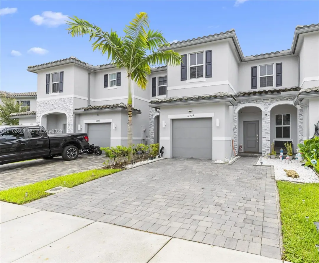 11924 NW 47th Manor, Coral Springs, FL 33076