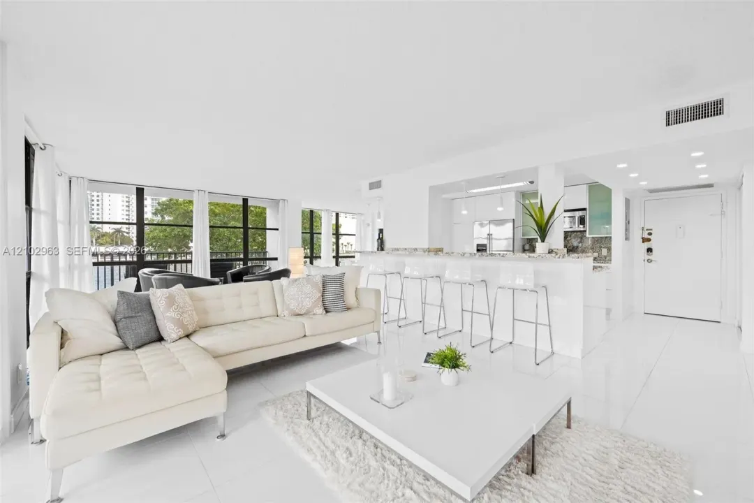 800 Parkview Drive 221, Hallandale Beach, FL 33009