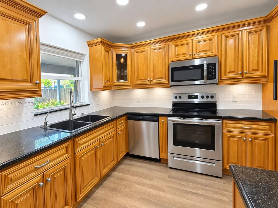 621 S 24th Avenue, Hollywood, FL 33020