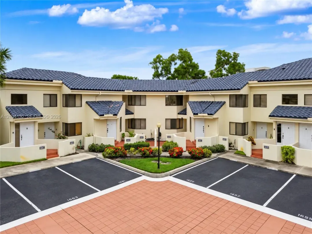 Address Withheld, Plantation, FL 33322