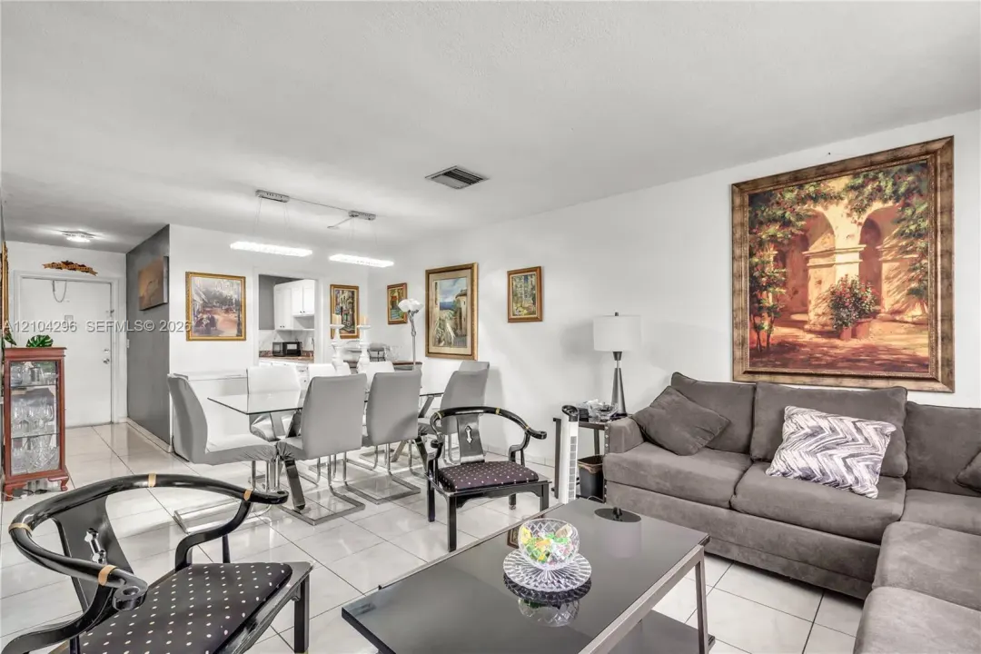 515 S Crescent Drive 107, Hollywood, FL 33021