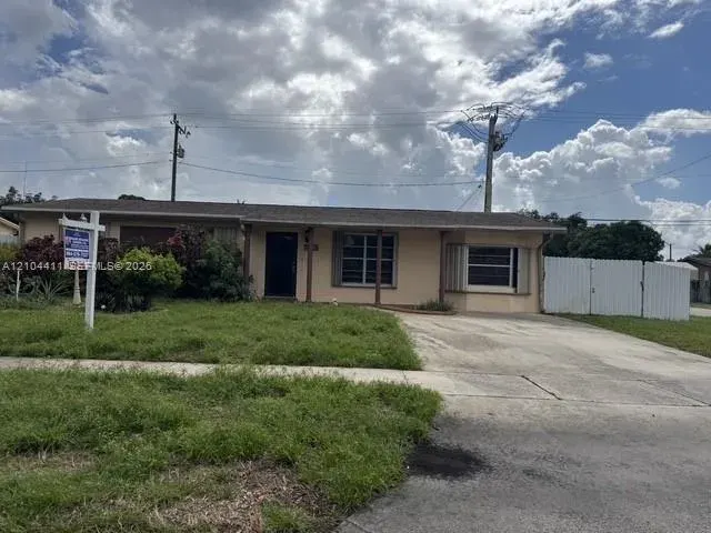 6920 SW 8th Street, Pembroke Pines, FL 33023