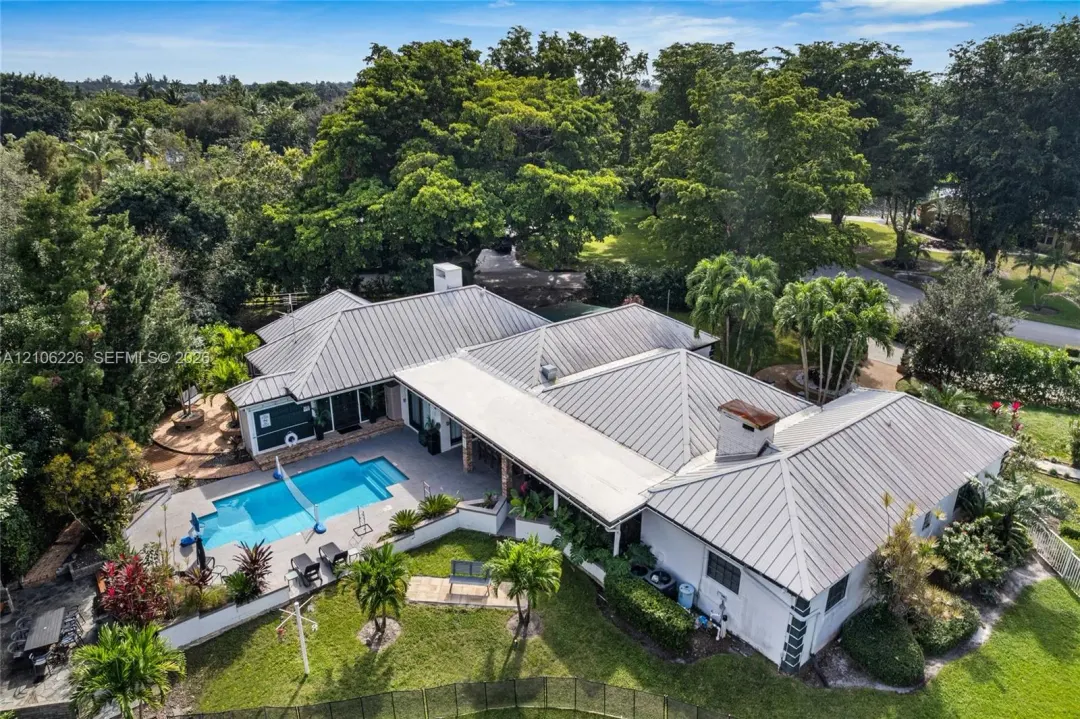 11155 SW 40th Street, Davie, FL 33328