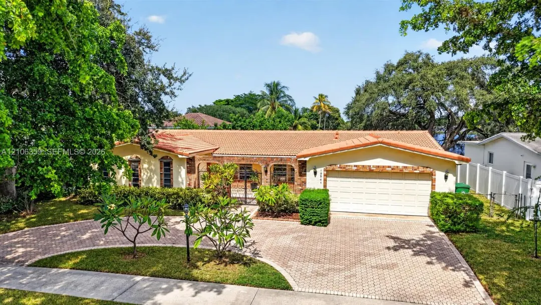 10541 Taft Street, Pembroke Pines, FL 33026