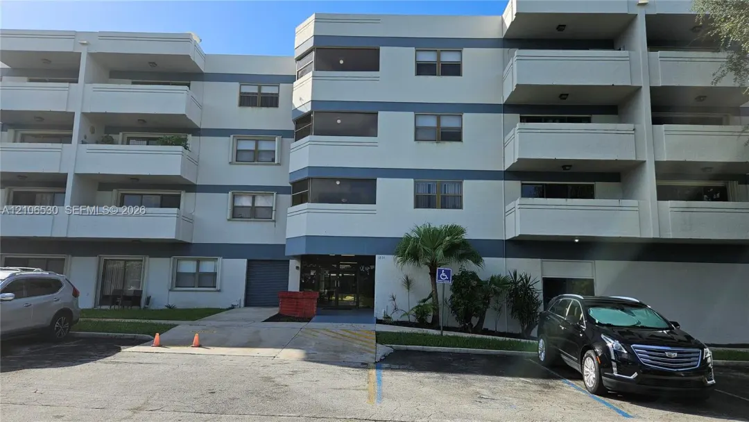 1891 N 61st Avenue B104, Hollywood, FL 33024
