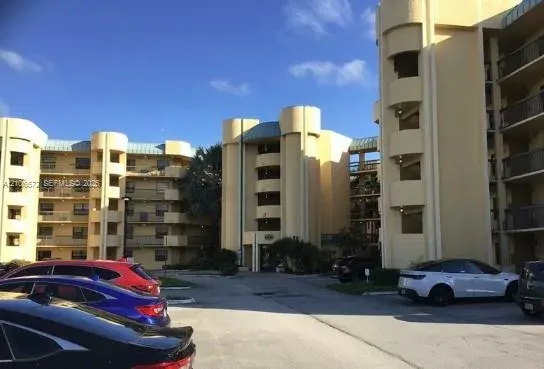 6575 W Oakland Park Boulevard 208, Lauderhill, FL 33313