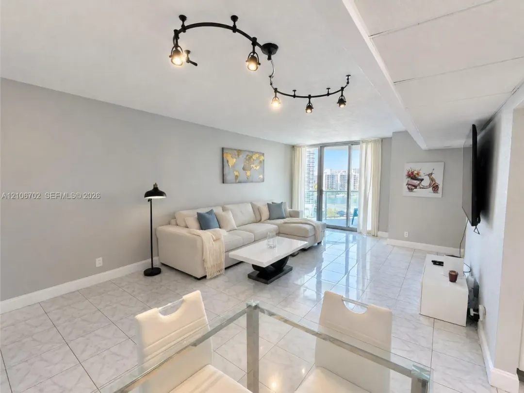 3801 S Ocean Drive 10s, Hollywood, FL 33019