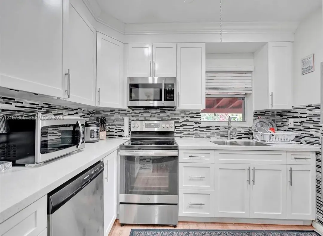 6505 Pines Parkway, Hollywood, FL 33023