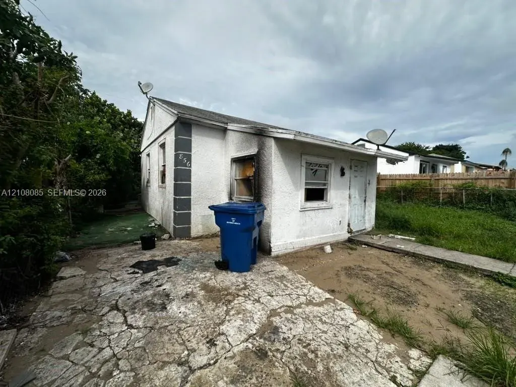 856 W 4th Street, Riviera Beach, FL 33404