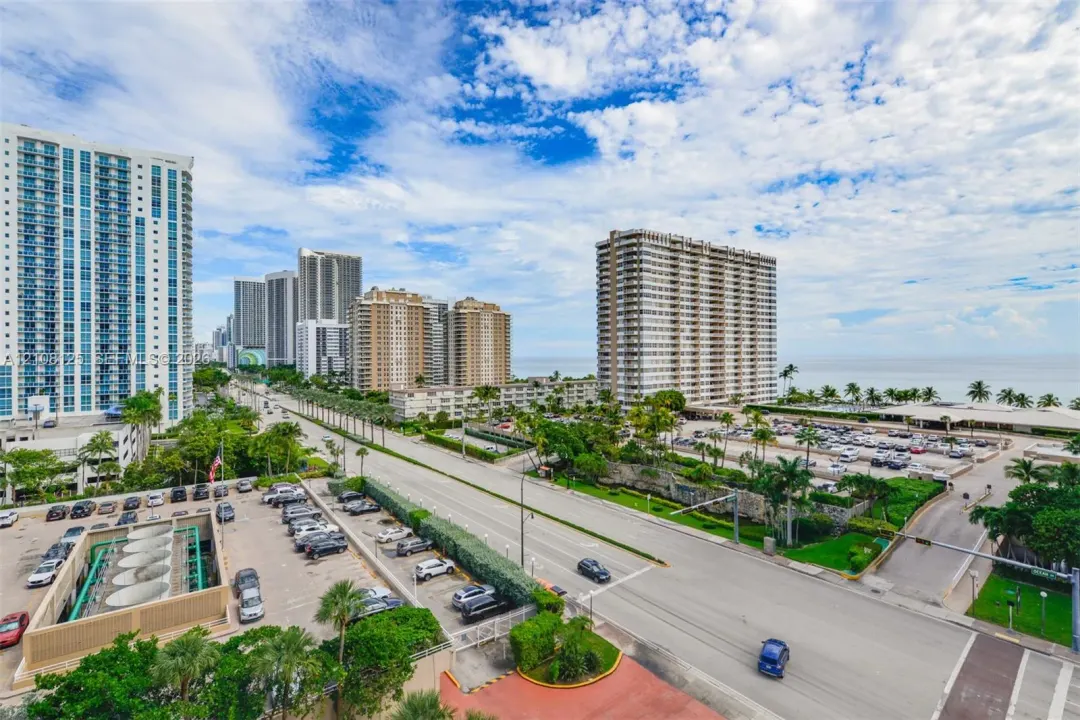 1985 S Ocean Drive 8m, Hallandale Beach, FL 33009