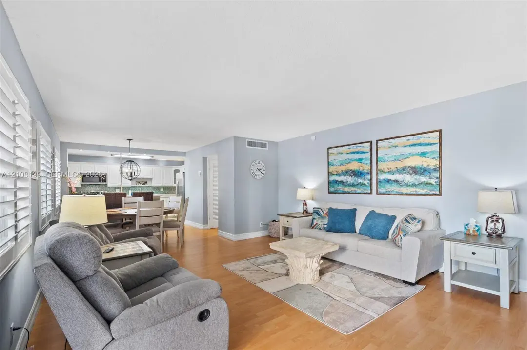 Address Withheld, Fort Lauderdale, FL 33304