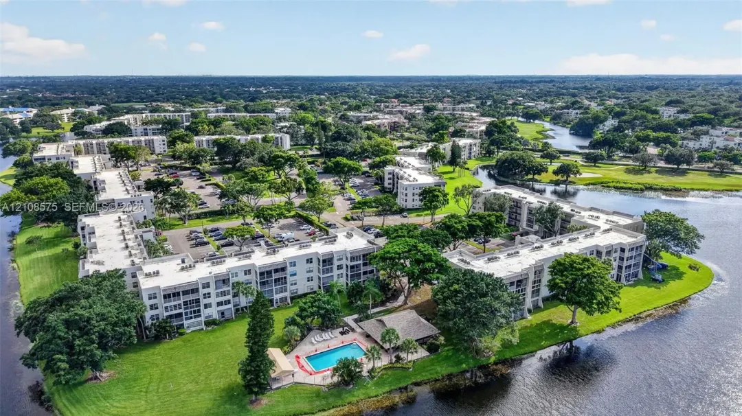 9470 Poinciana Place 406, Davie, FL 33324