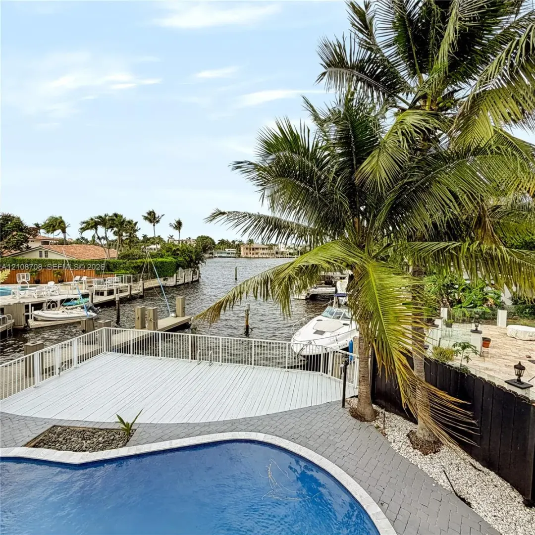 2445 SE 8th Street, Pompano Beach, FL 33062