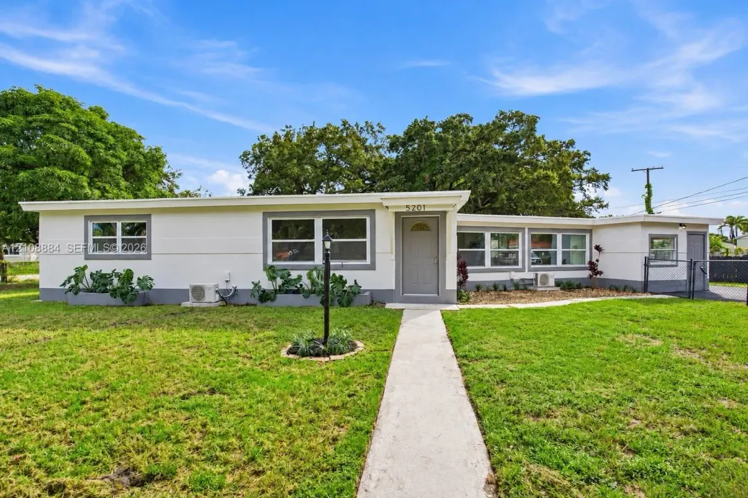 5201 SW 28th Terrace, Dania Beach, FL 33312