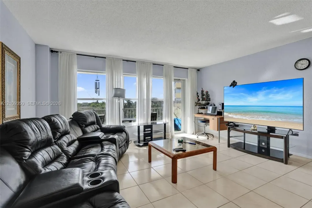 10777 W Sample Road 616, Coral Springs, FL 33065