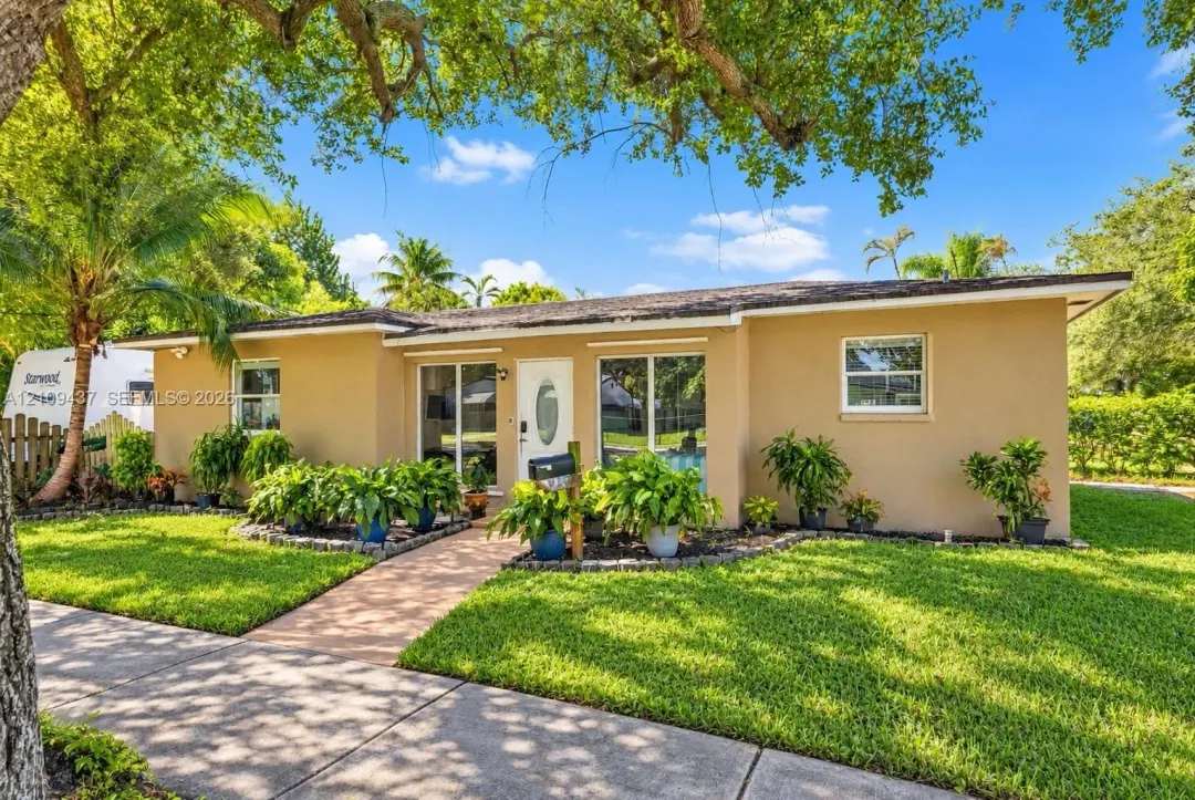 910 S 28th Avenue, Hollywood, FL 33020