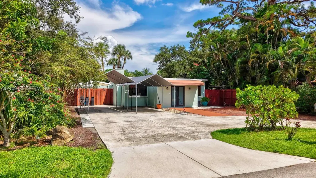 Address Withheld, Fort Lauderdale, FL 33312