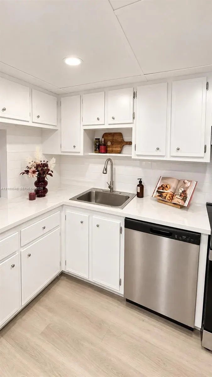 1050 Country Club Drive 306, Margate, FL 33063