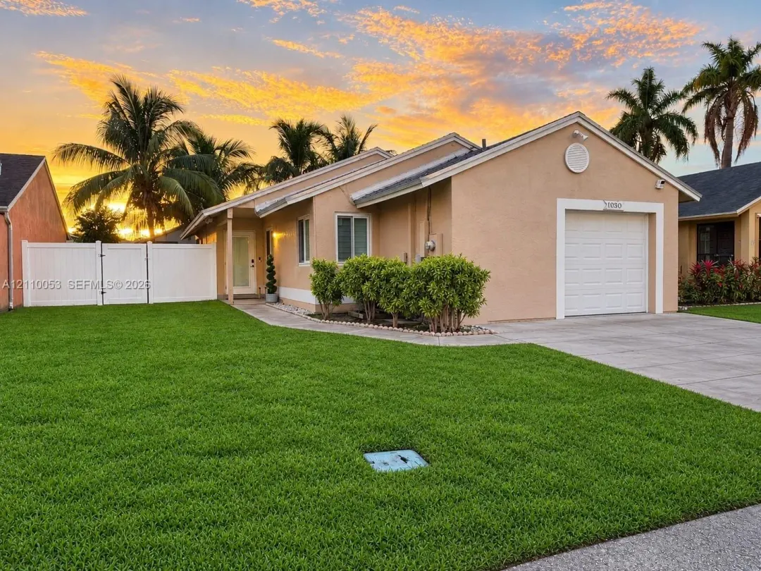1030 SW 111th Avenue, Pembroke Pines, FL 33025