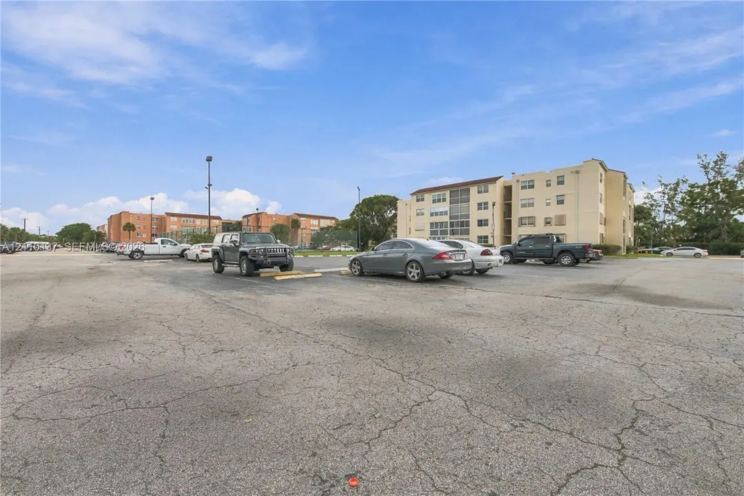 2871 Somerset Drive 205, Lauderdale Lakes, FL 33311