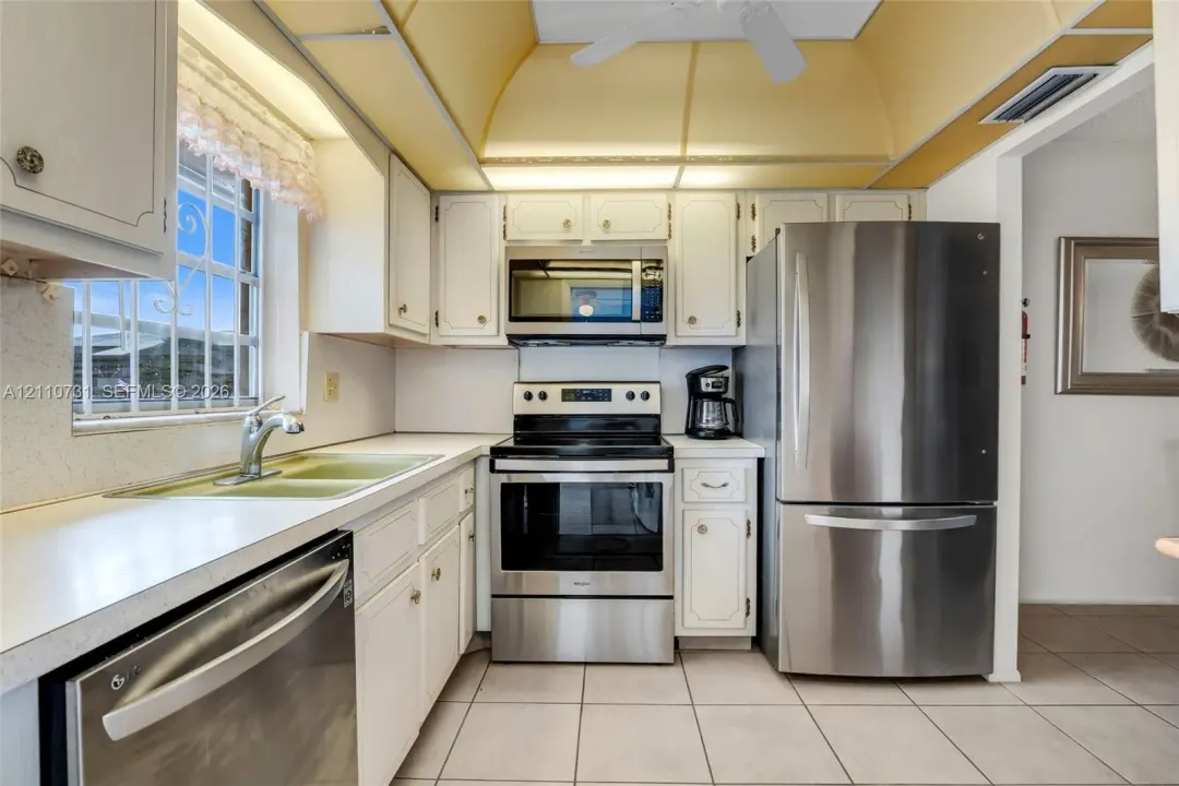 5300 Washington Street N215, Hollywood, FL 33021