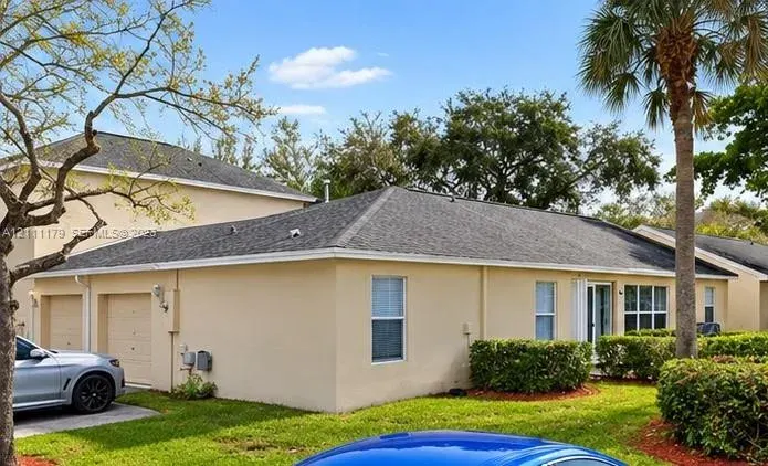 10890 Palm Ridge Lane, Tamarac, FL 33321