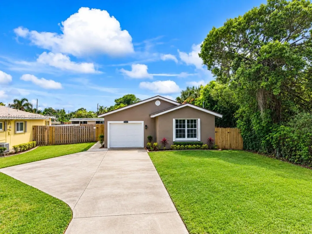 1042 NE 38th Street, Oakland Park, FL 33334