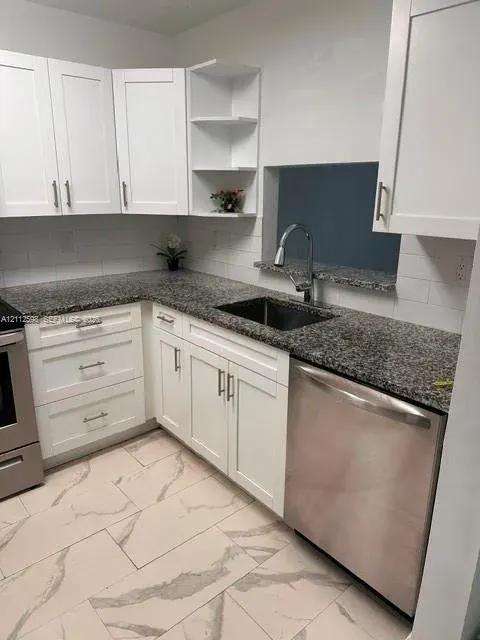 Address Withheld, Sunrise, FL 33313