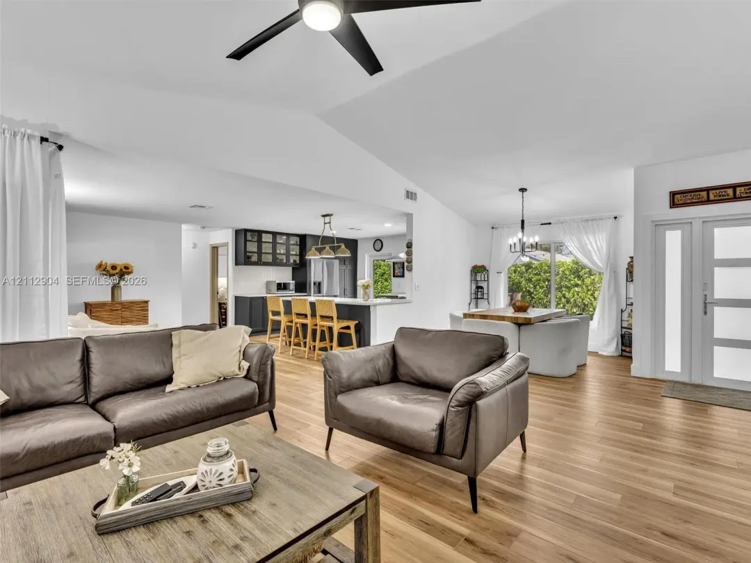 76 Forest Circle, Cooper City, FL 33026